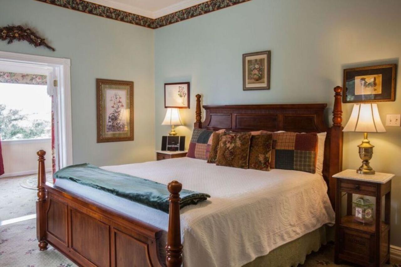 Rose Hill Retreat Aaa Four Diamond Inn Stonewall Ngoại thất bức ảnh